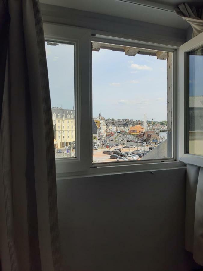 Hotel Les Embruns à Trouville-sur-Mer Extérieur photo